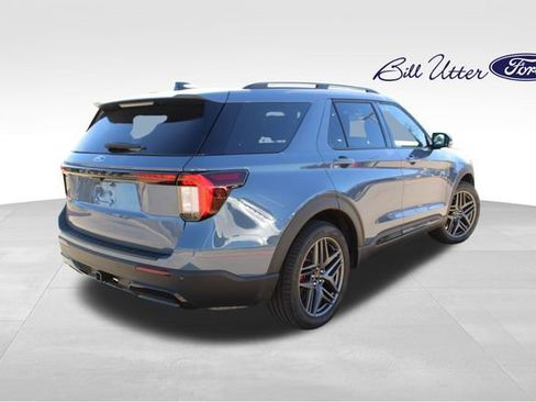 Used 2025 Ford Explorer ST-Line w/ Premium Package image 5
