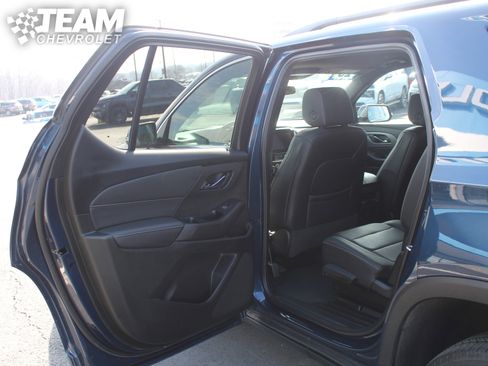 Used 2023 Chevrolet Traverse LT image 20