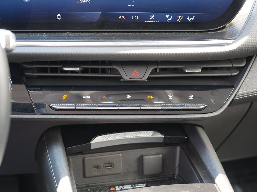 Used 2024 Buick Envision Preferred AWD/4WD image 25
