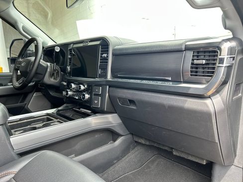 Used 2025 Ford F450 Lariat w/ Lariat Ultimate Package AWD/4WD image 16