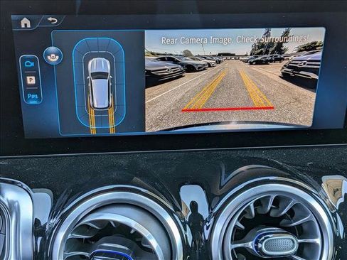 New 2025 Mercedes-Benz GLB 250 image 12