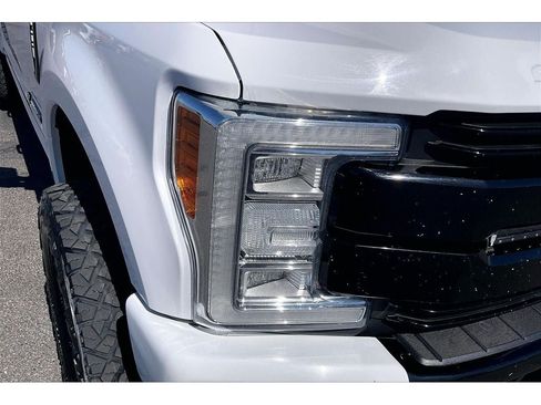 Used 2018 Ford F350 Lariat w/ Lariat Ultimate Package AWD/4WD image 29
