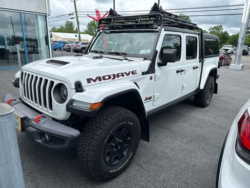 Used 2021 Jeep Gladiator Mojave AWD/4WD image 2