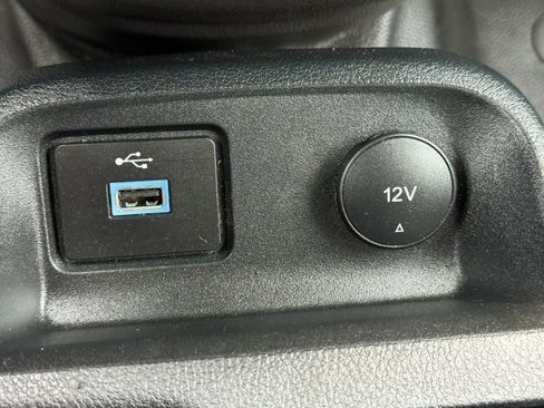 Used 2020 Ford Transit Connect XL image 26