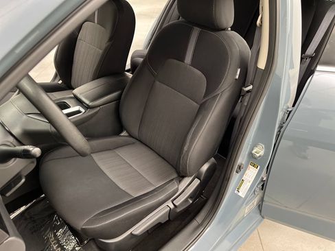 Used 2024 Nissan Sentra SV FWD image 11