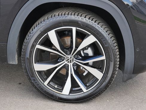 Used 2024 Volkswagen Atlas SEL Premium R-Line AWD/4WD image 15