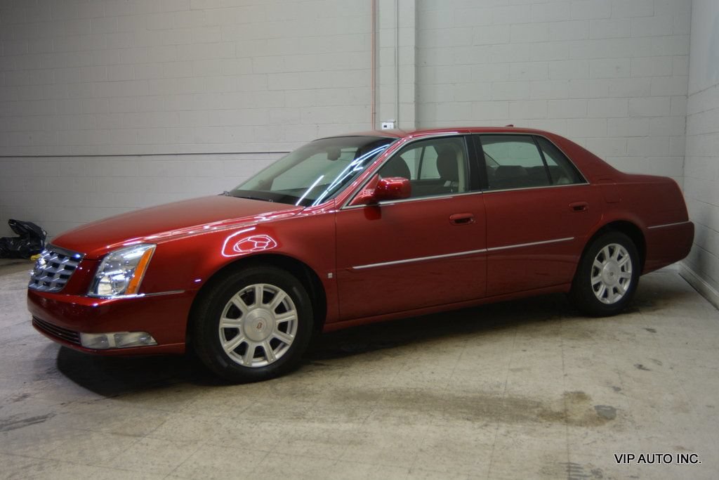 Used 2010 Cadillac DTS FWD image 30