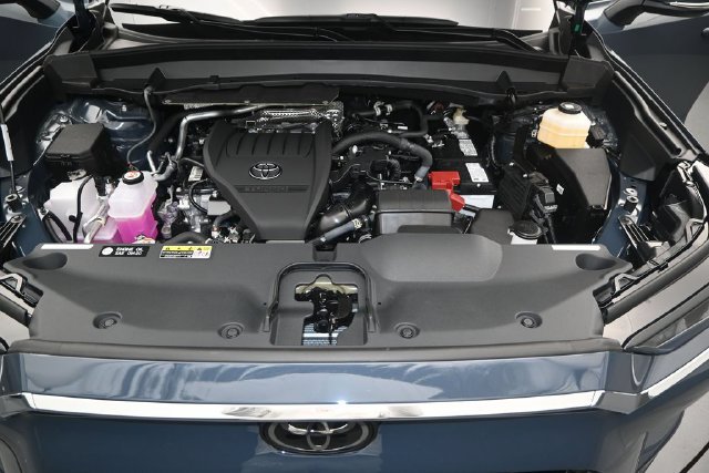 New 2026 Toyota Grand Highlander FWD image 19