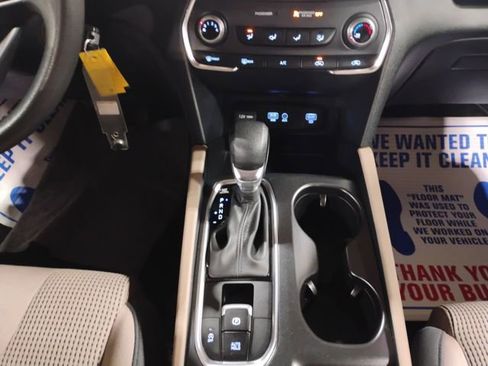 Used 2020 Hyundai Santa Fe SE image 20