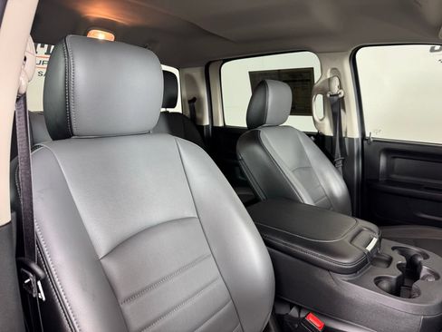 Used 2023 RAM 1500 Tradesman w/ Chrome Appearance Group AWD/4WD image 38