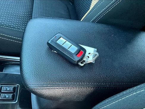 Used 2018 Mitsubishi Outlander FWD image 34