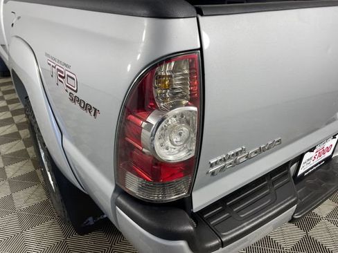Used 2011 Toyota Tacoma 4x4 Double Cab image 17