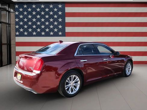Used 2015 Chrysler 300 C image 4