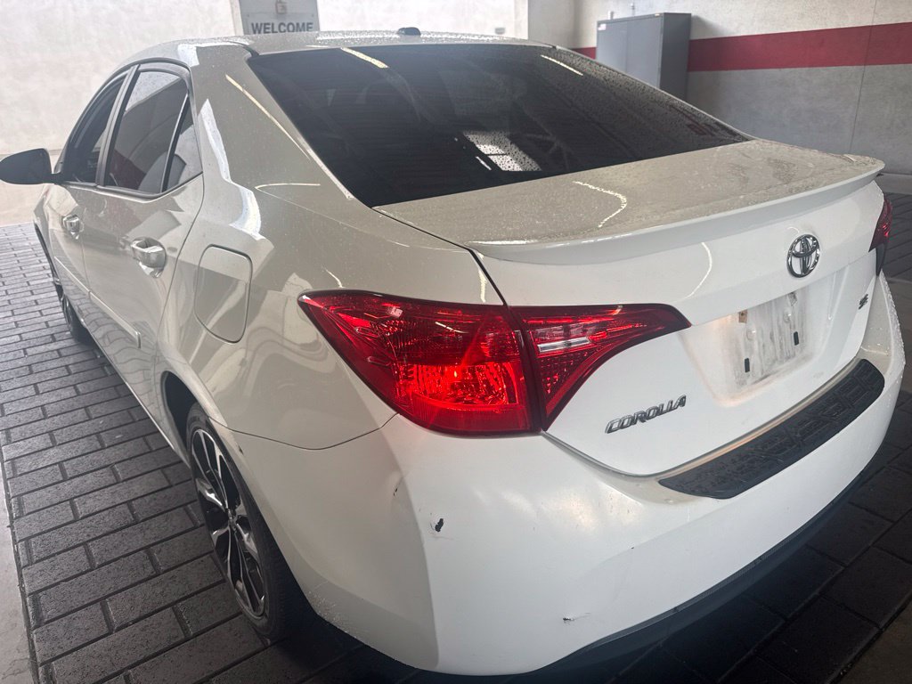 Used 2018 Toyota Corolla SE w/ SE Premium Package FWD image 4
