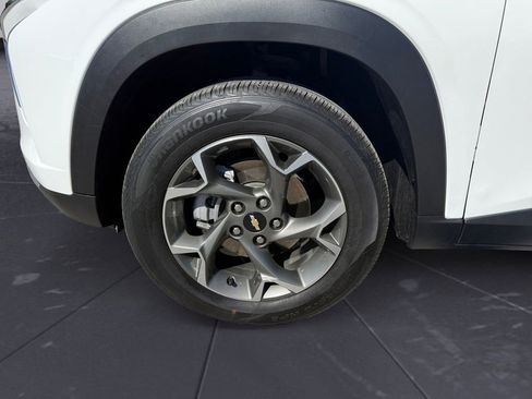 Used 2025 Chevrolet Trax LT w/ Driver Confidence Package FWD image 14