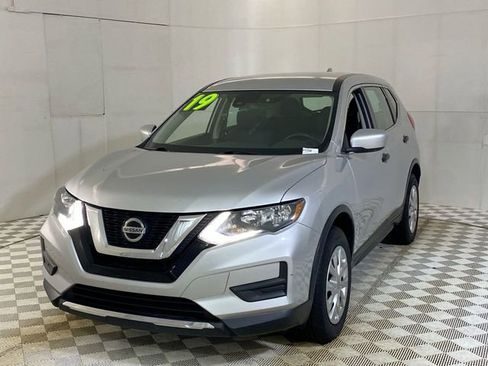 Used 2019 Nissan Rogue S image 20
