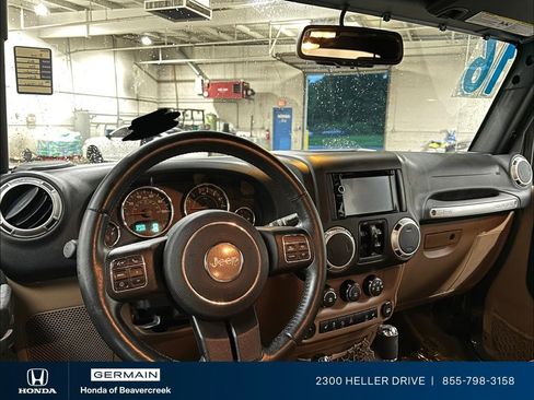 Used 2016 Jeep Wrangler Unlimited Sahara w/ Dual Top Group AWD/4WD image 15
