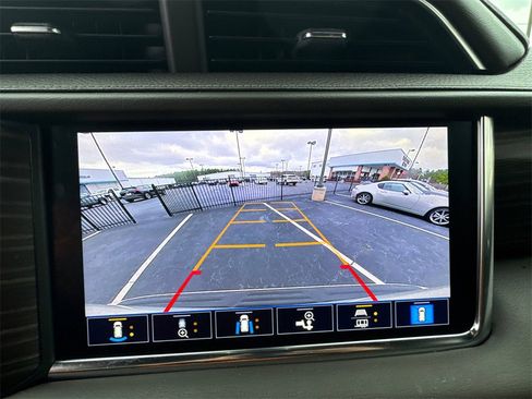 Used 2021 GMC Yukon Denali w/ Denali Premium Package image 32