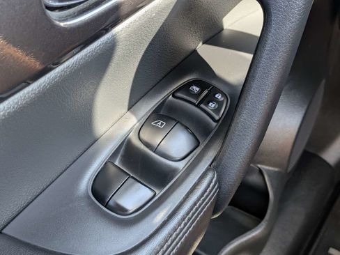 Used 2019 Nissan Rogue S w/ Special Edition Package FWD image 20