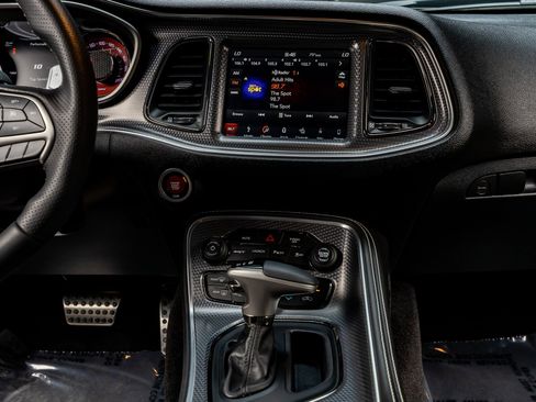 Used 2018 Dodge Challenger SRT Hellcat image 19