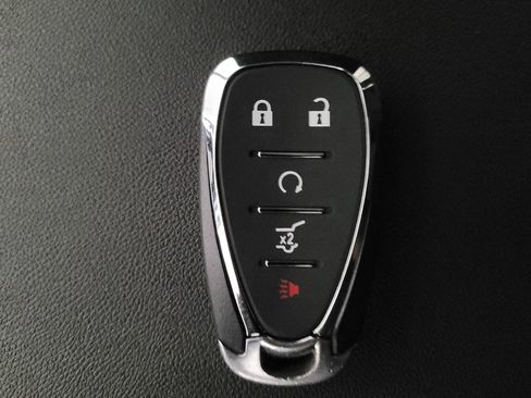 Used 2018 Chevrolet Equinox LT FWD image 32