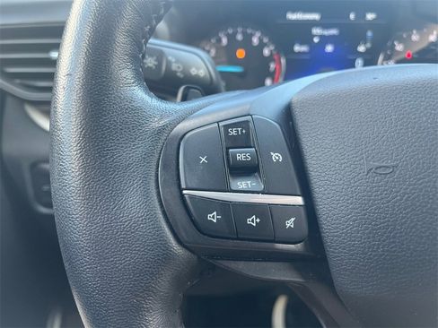 Used 2020 Ford Explorer XLT image 32