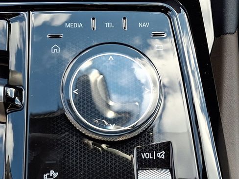 Certified 2025 BMW 530i xDrive w/ Premium Package image 24