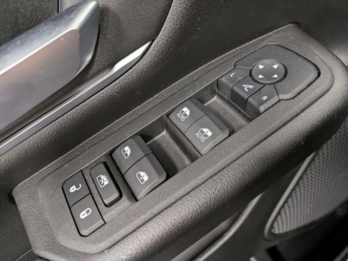 Used 2025 RAM 1500 Big Horn AWD/4WD image 10