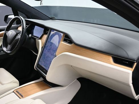 Used 2021 Tesla Model X Long Range image 43