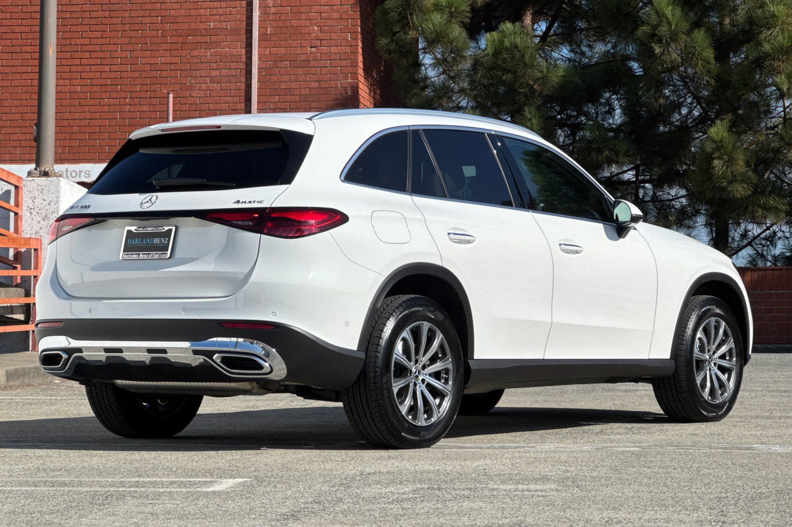 Used 2026 Mercedes-Benz GLC 300 4MATIC image 4