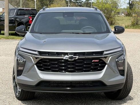 New 2026 Chevrolet Trax RS w/ Sunroof Package FWD image 4
