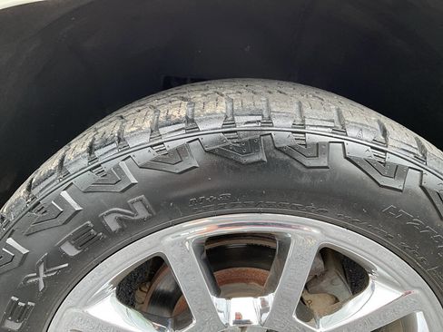 Used 2015 GMC Yukon Denali w/ Premium Package AWD/4WD image 41