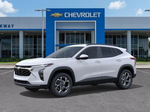 New 2026 Chevrolet Trax LT FWD image 2