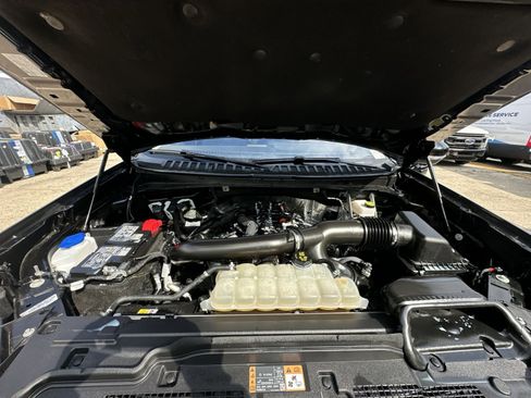 Used 2025 Ford Expedition Active AWD/4WD image 36