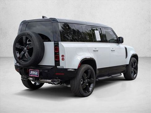 Used 2025 Land Rover Defender 110 X-Dynamic SE AWD/4WD image 5