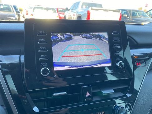 Used 2024 Toyota Camry SE image 29