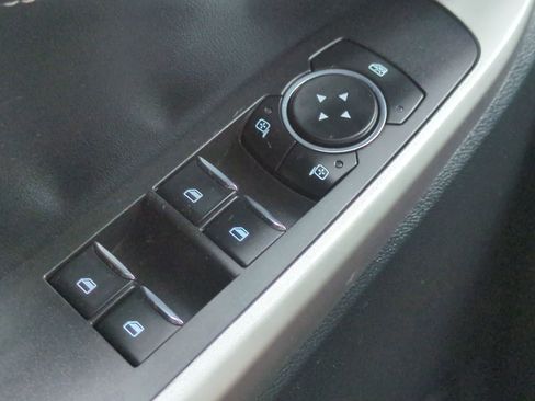 Used 2023 Ford Explorer XLT w/ Equipment Group 202A AWD/4WD image 28