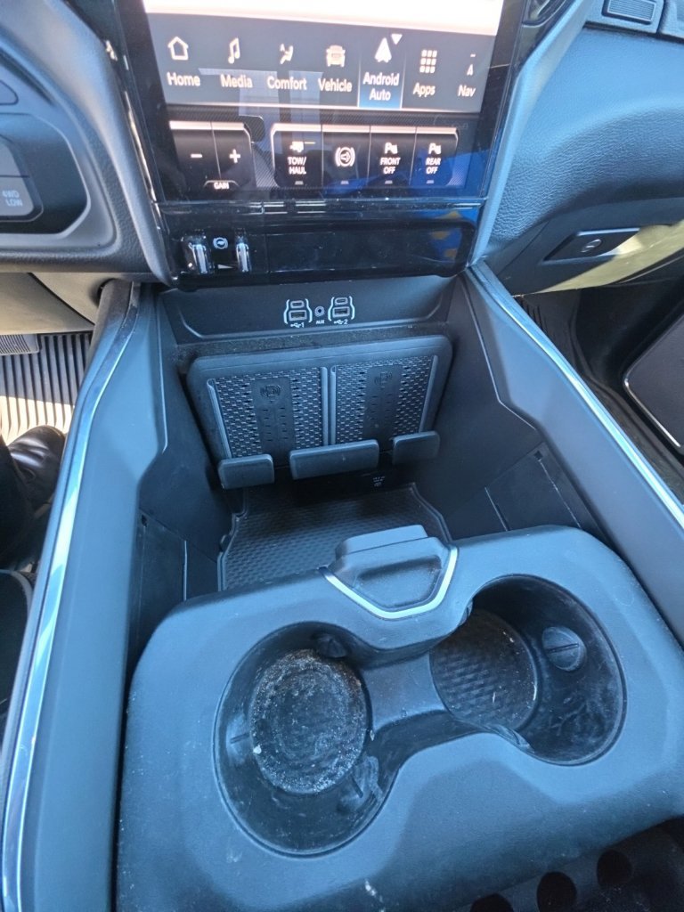 Used 2025 RAM 3500 Laramie AWD/4WD image 11