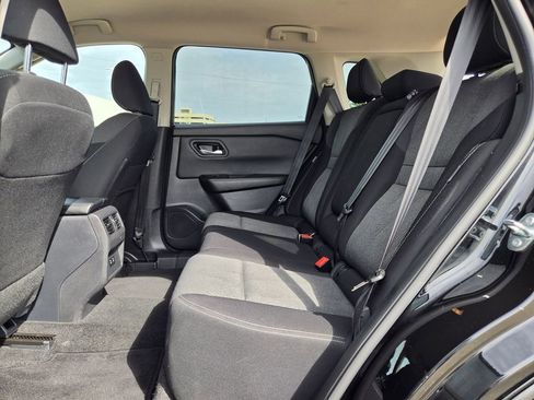 Used 2025 Nissan Rogue SV FWD image 28