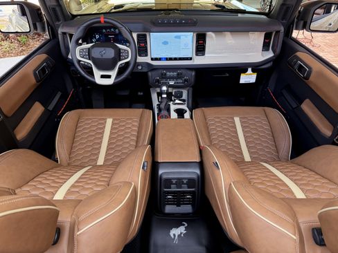 Used 2025 Ford Bronco Raptor AWD/4WD image 17