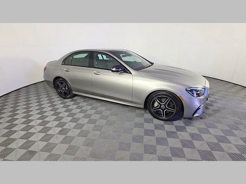 Used 2023 Mercedes-Benz E 350 4MATIC Sedan image 33