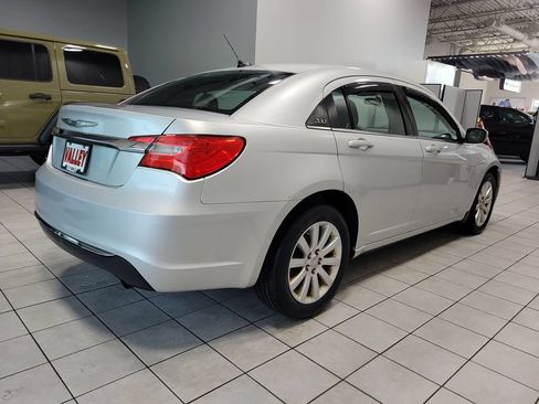 Used 2012 Chrysler 200 Touring w/ Cold Weather Group FWD image 10