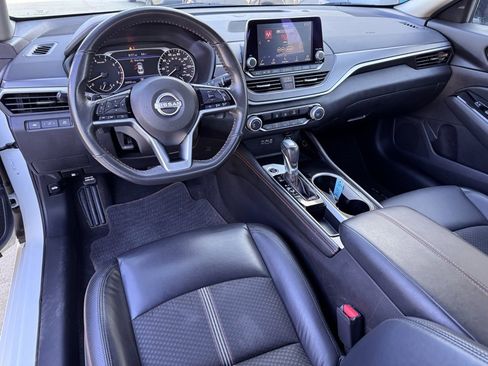 Used 2024 Nissan Altima 2.5 SR image 2