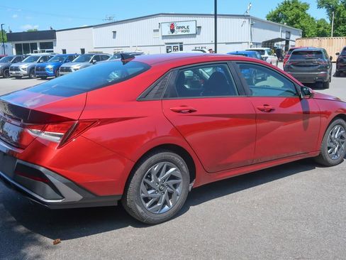 Used 2024 Hyundai Elantra SEL FWD image 10