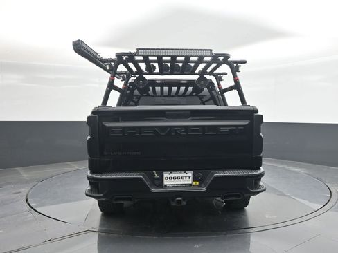 Used 2023 Chevrolet Silverado 1500 LT Trail Boss w/ LPO, Dark Essentials Package AWD/4WD image 17