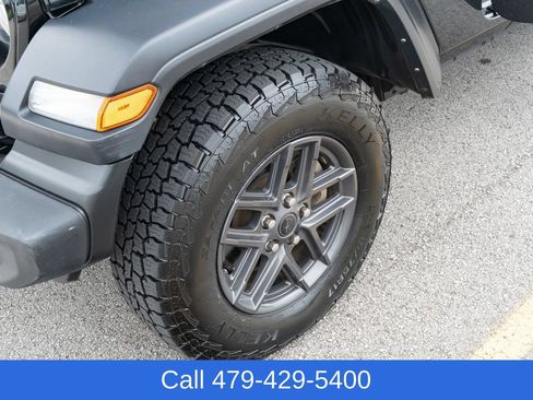 Used 2024 Jeep Wrangler Unlimited Sport AWD/4WD image 12