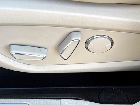 Used 2017 Lincoln MKC Select w/ Select Plus Package image 17