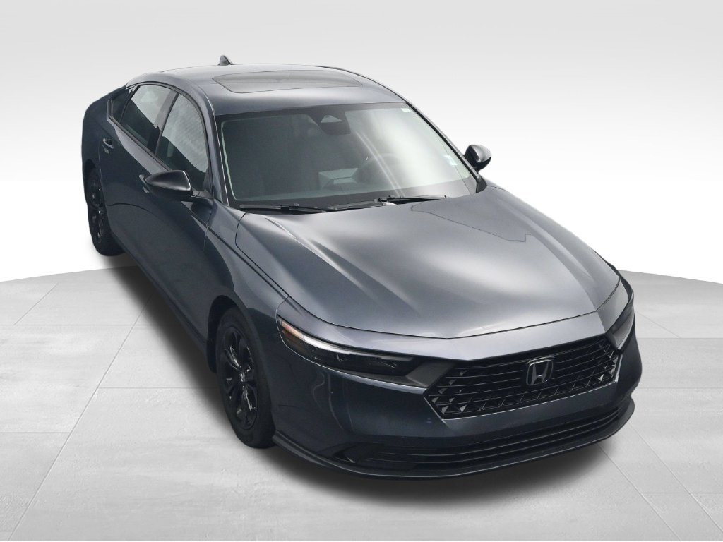 Used 2025 Honda Accord SE image 36