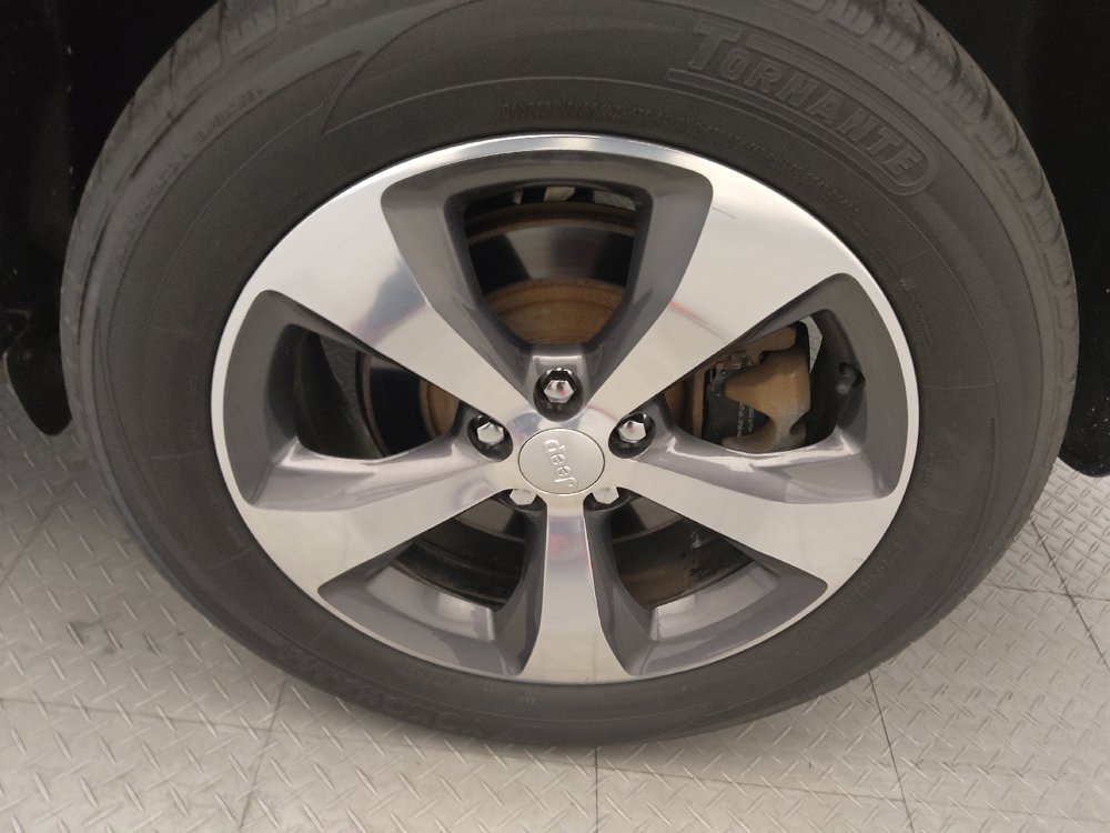 Used 2019 Jeep Cherokee Limited AWD/4WD image 31