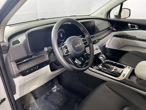 Used 2024 Kia Carnival SX FWD image 9